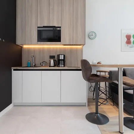 Shellter 117 K - By Jantar Apartment *