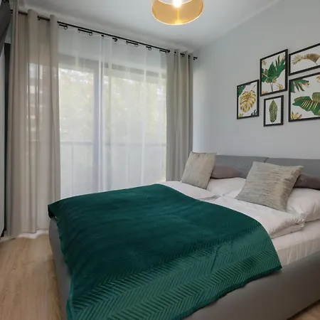Shellter 117 K - By Jantar Apartment