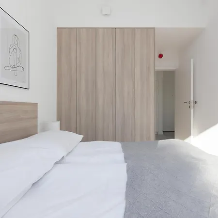 Shellter 117 K - By Jantar Apartment *