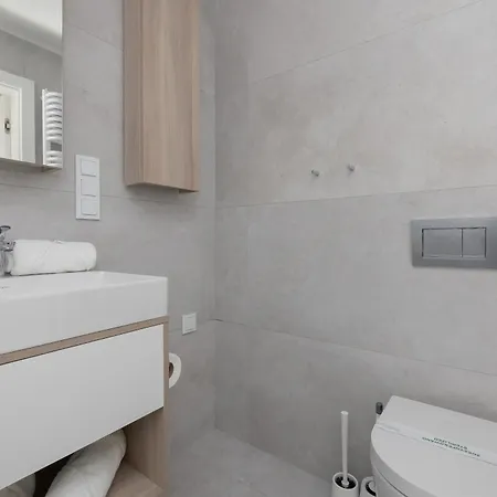 Shellter 117 K - By Jantar Apartmán *