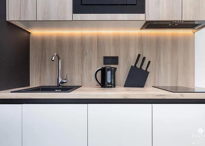 Shellter 117 K - By Jantar Apartment