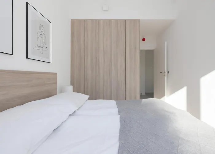 Shellter 117 K - By Jantar Apartment *